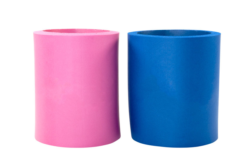 beverage insulating containers